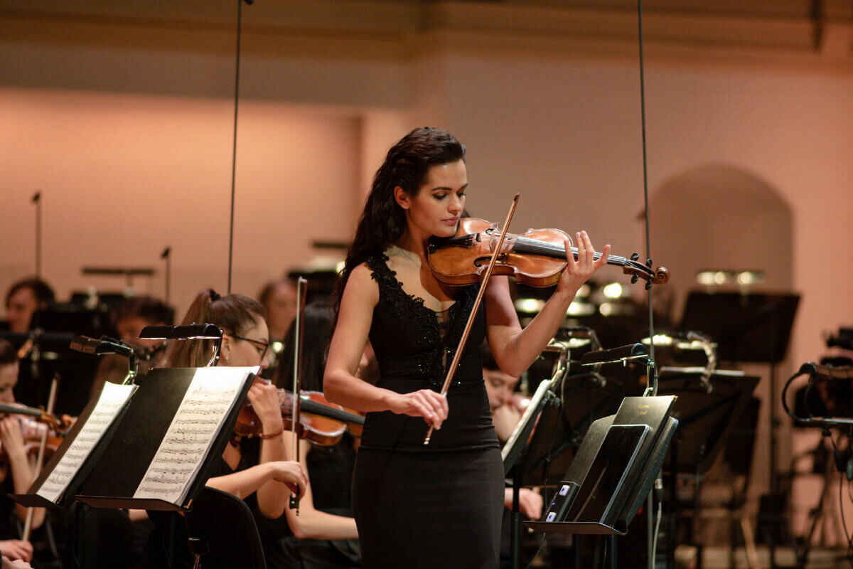 Елена Таросян